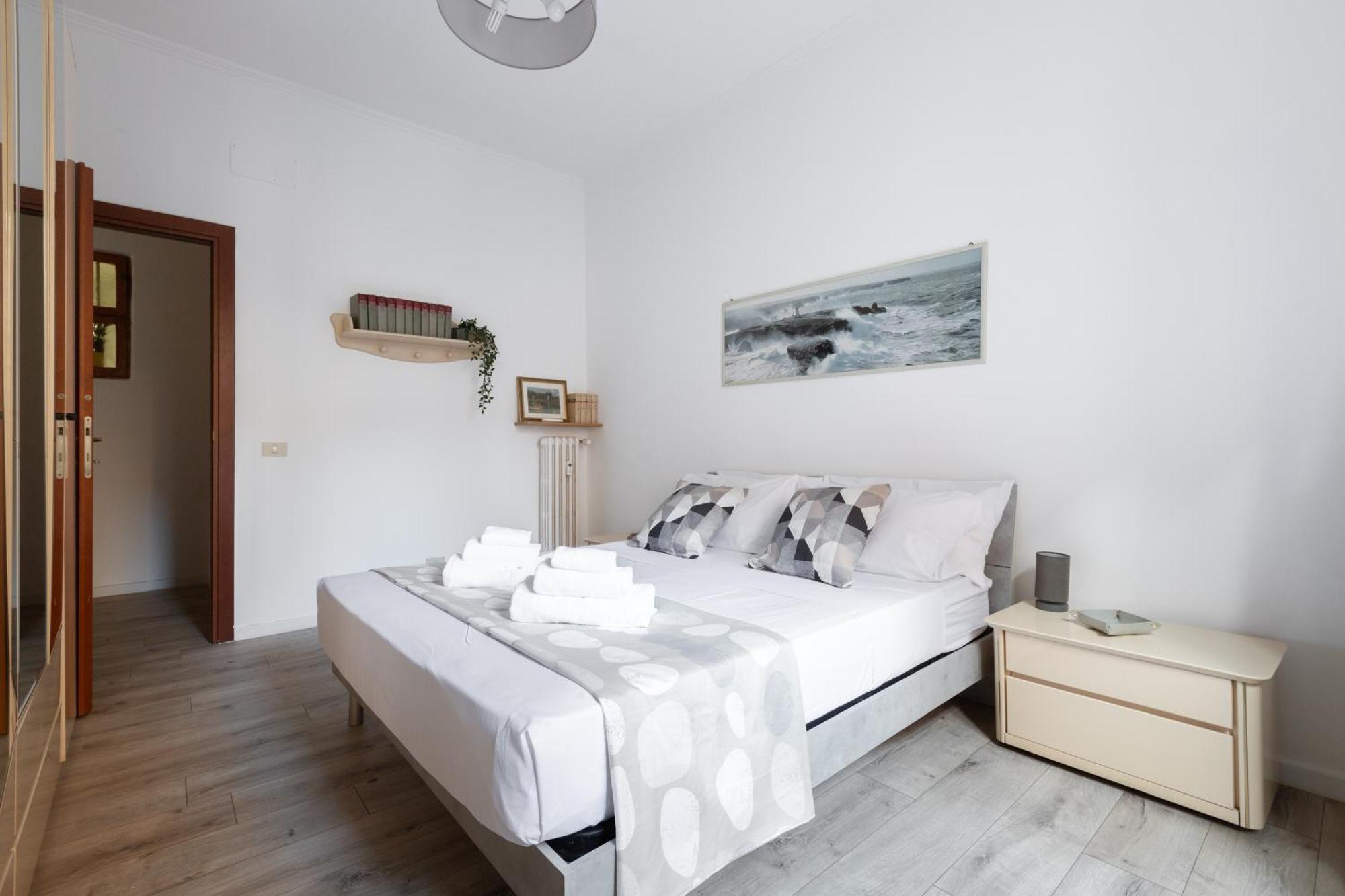 8 Min To Center - 400mt To Metroa, 4-6 Pax, 2 Bathrooms Lägenhet *
