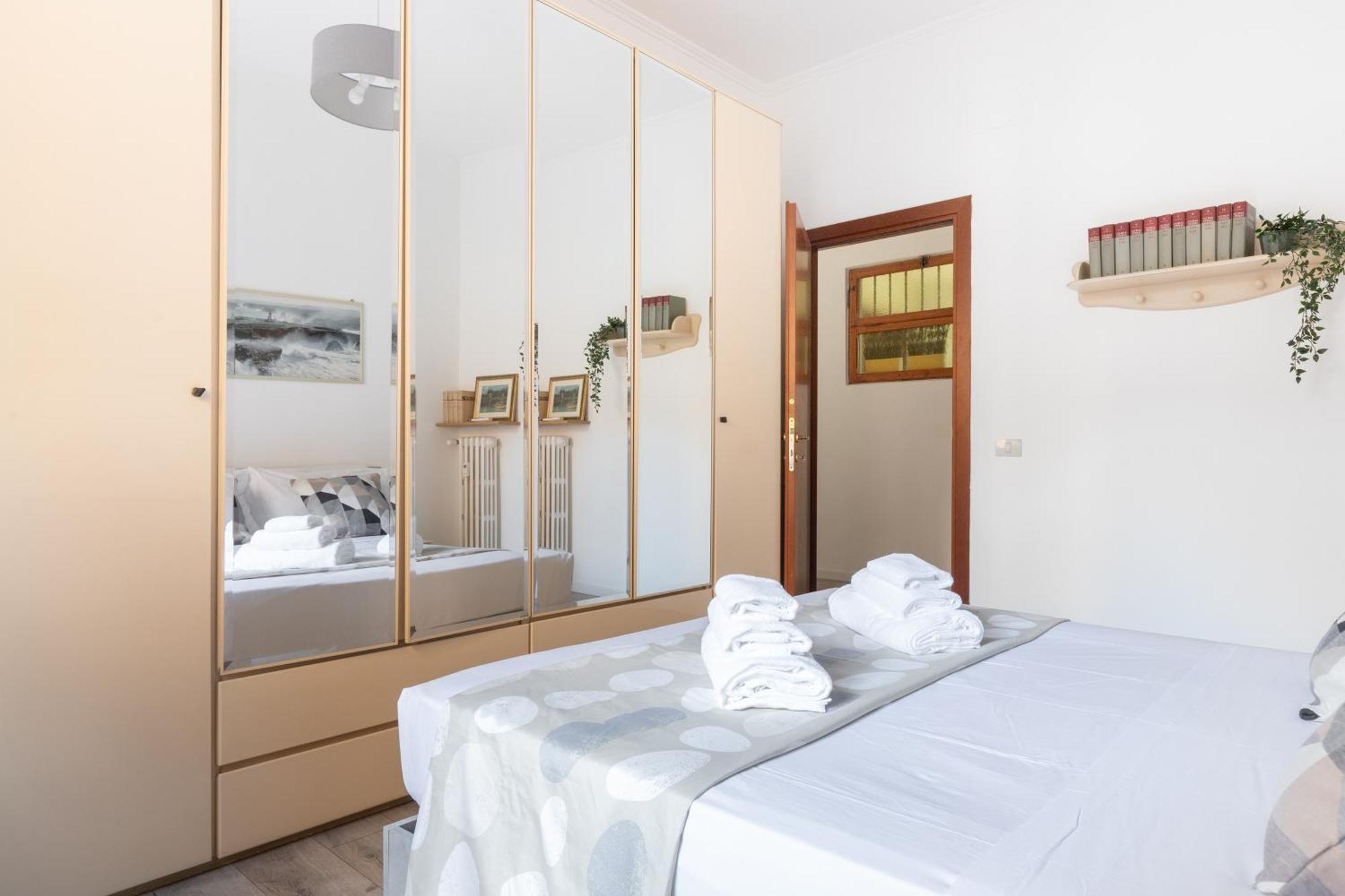 8 Min To Center - 400mt To Metroa, 4-6 Pax, 2 Bathrooms * Roma