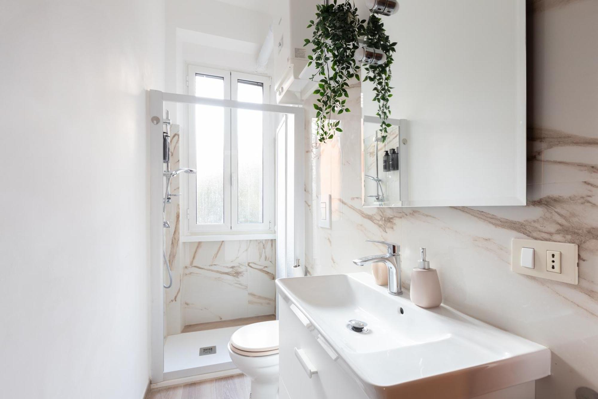 Apartment 8 Min To Center - 400mt To Metroa, 4-6 Pax, 2 Bathrooms