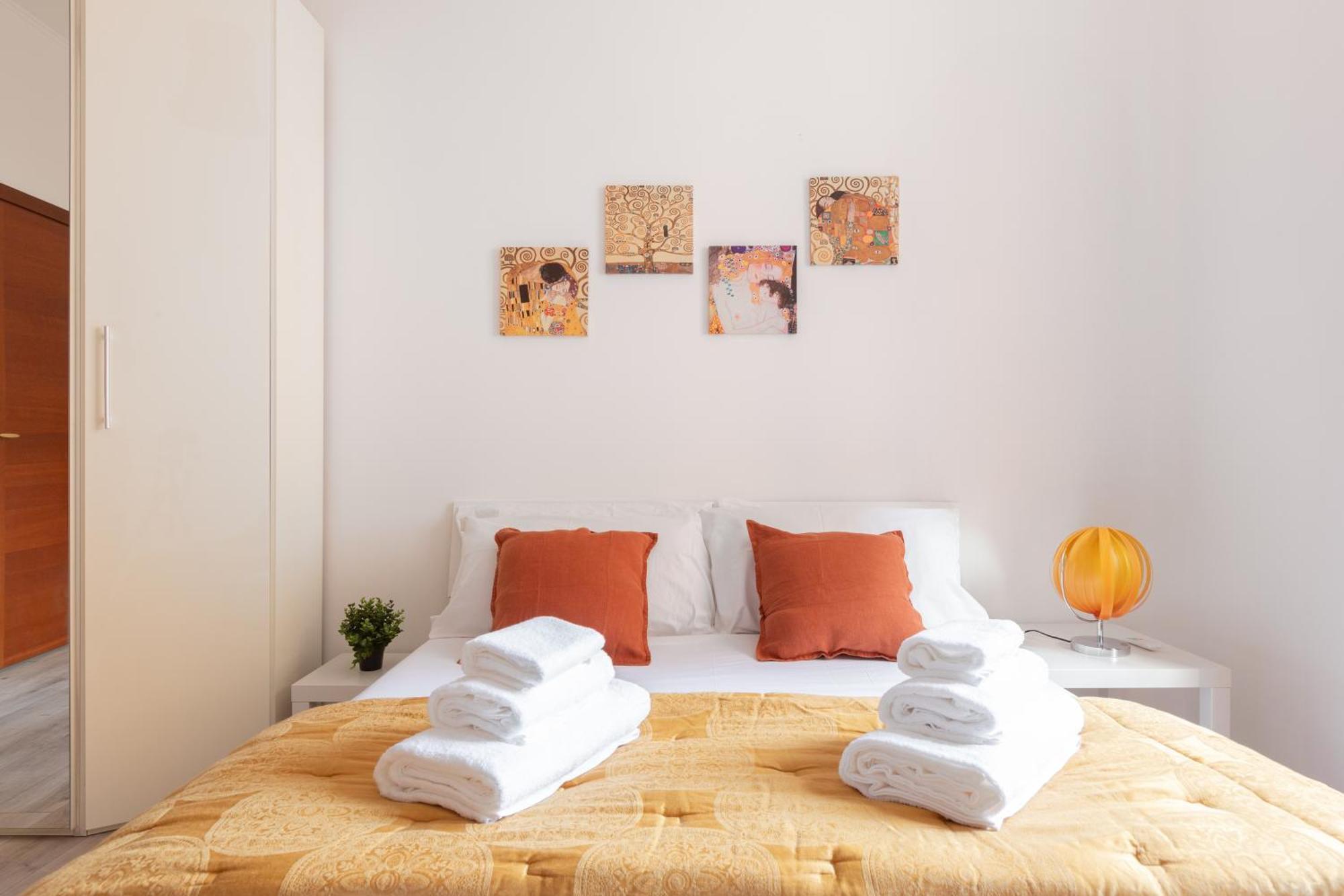 Apartment 8 Min To Center - 400mt To Metroa, 4-6 Pax, 2 Bathrooms