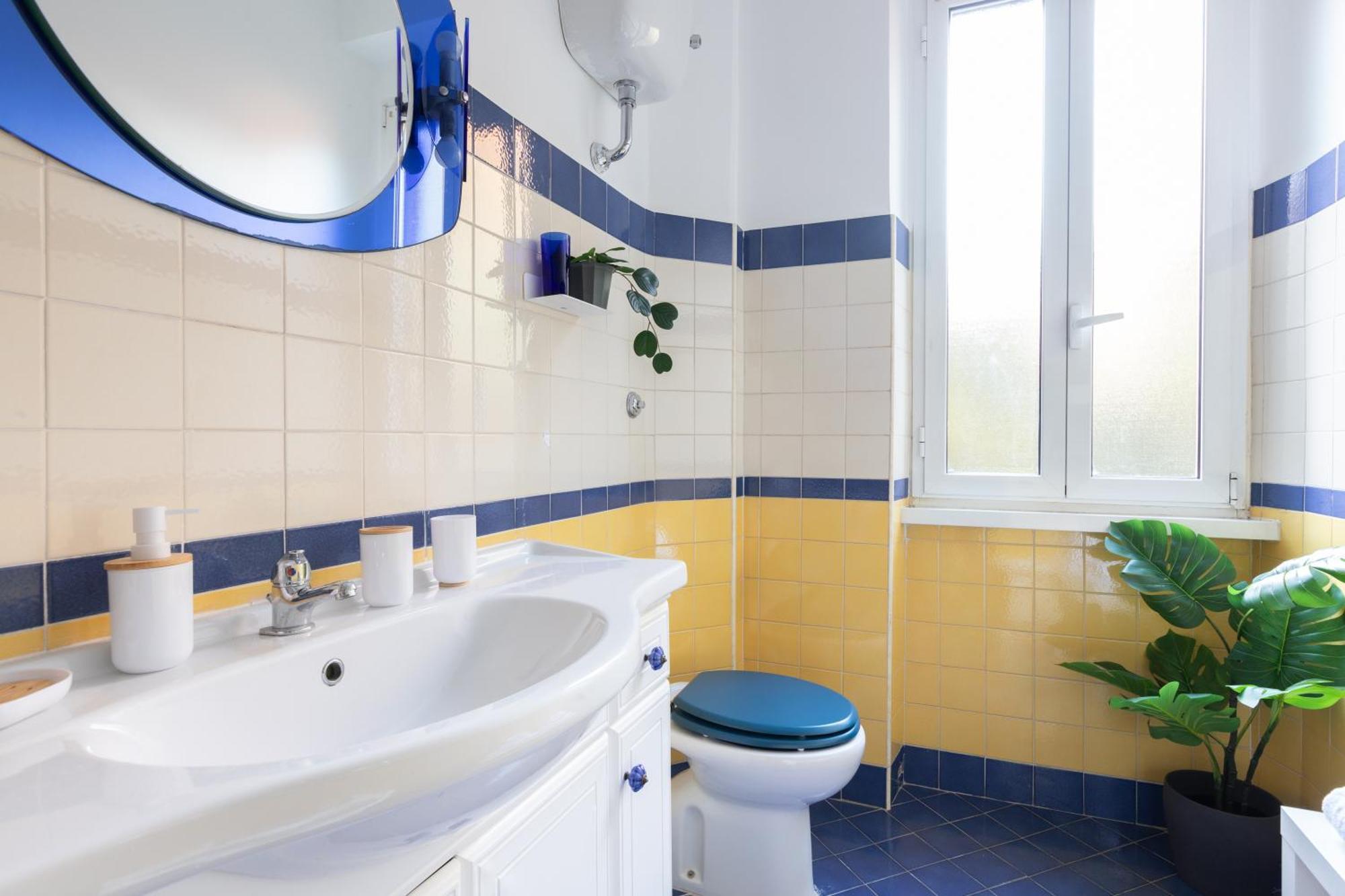 8 Min To Center - 400mt To Metroa, 4-6 Pax, 2 Bathrooms Apartment *