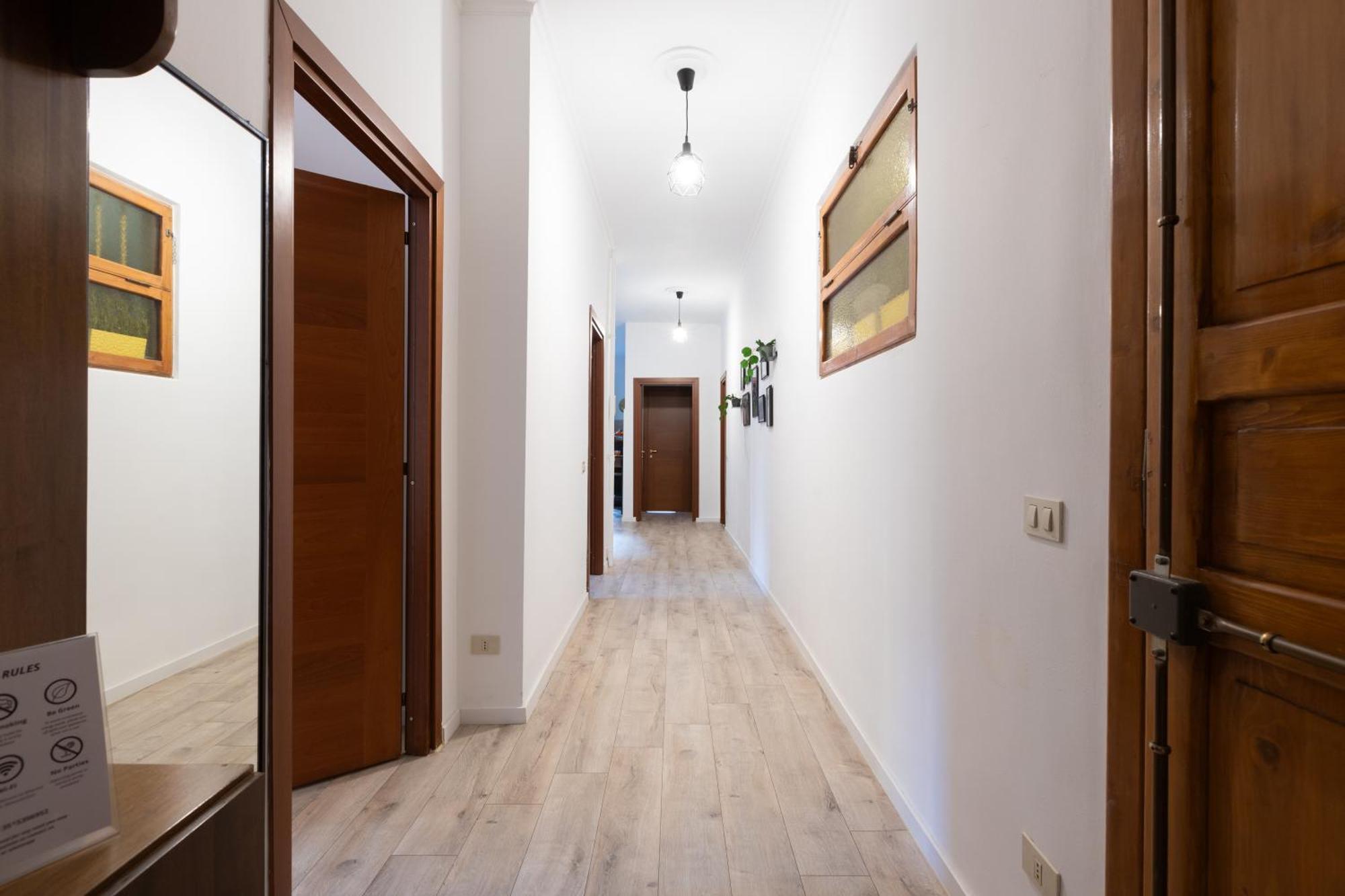 8 Min To Center - 400mt To Metroa, 4-6 Pax, 2 Bathrooms Rom