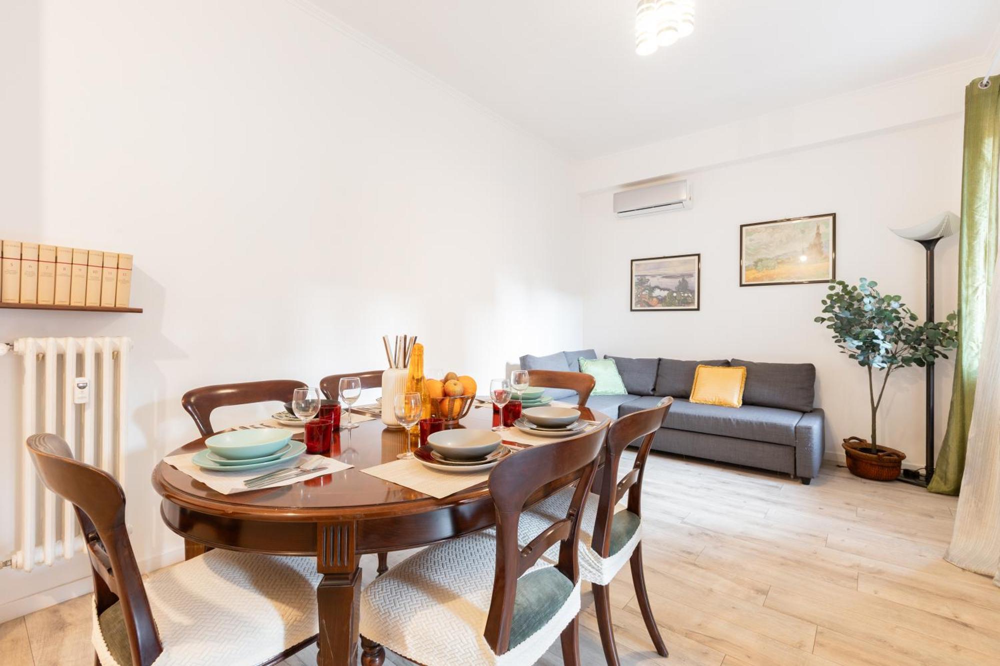 Apartment 8 Min To Center - 400mt To Metroa, 4-6 Pax, 2 Bathrooms Rom